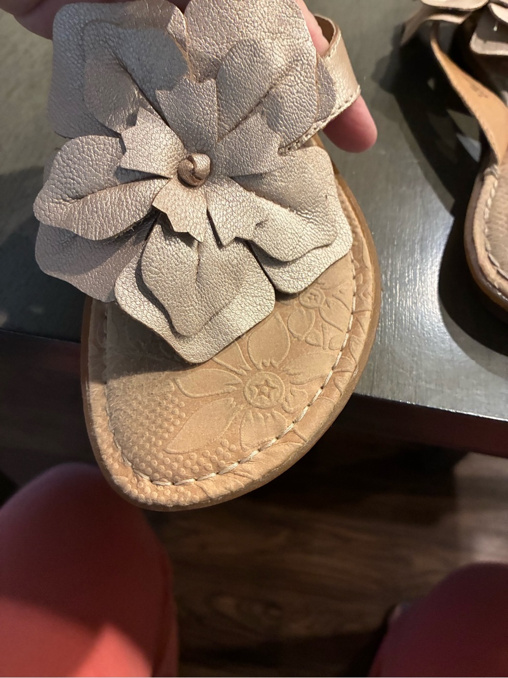 b.o.c. Woman’s flower sandals size 9 - Picture 7 of 14